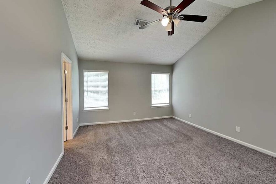 Building Photo - 939 Bramble Way