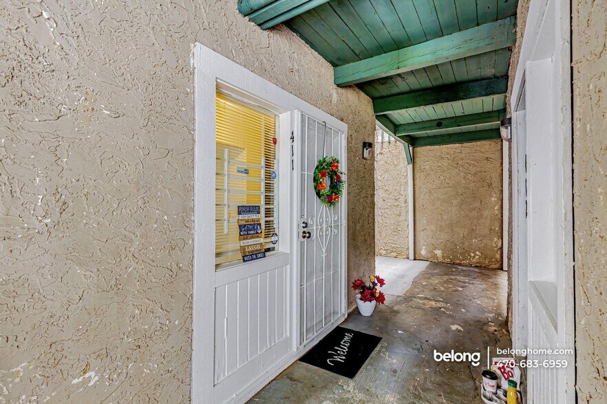 Building Photo - 3575 Oakvale Rd