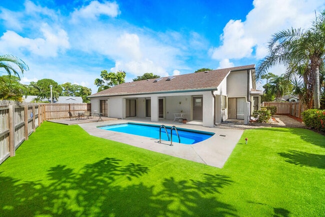 Building Photo - 13485 Orchid Ct