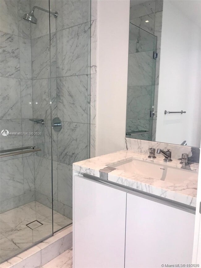 Building Photo - 16901 Collins Ave