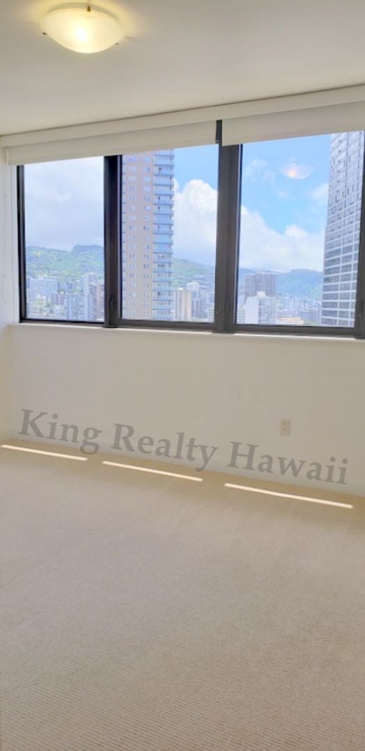 Building Photo - *Luxury Living at a reasonable price! 1 br...