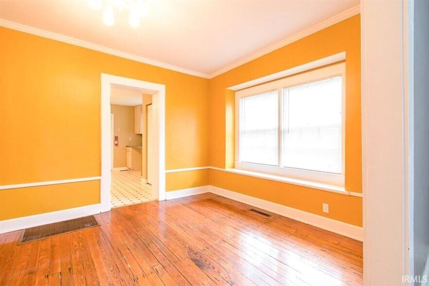 Building Photo - 520 S Eagleson Ave