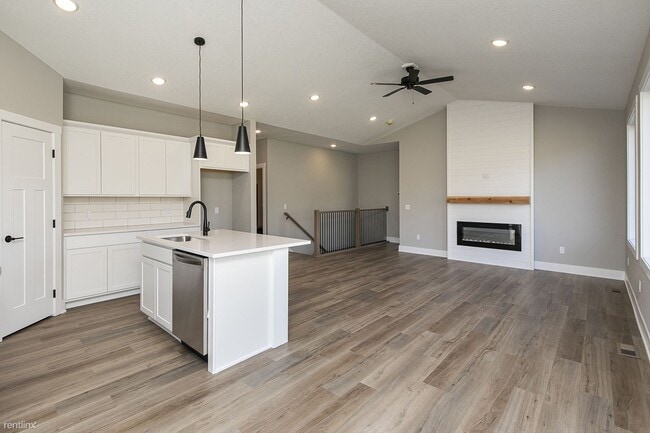 Building Photo - 3 br, 2.5 bath House - 529 Meadows Ct