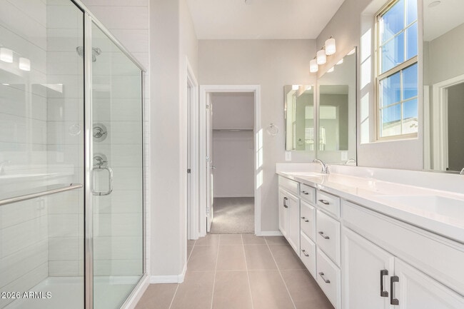 Building Photo - 1677 E Chelsea Ln