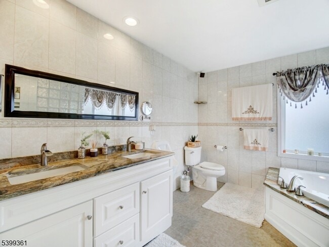 Building Photo - 2 Papakating Rd