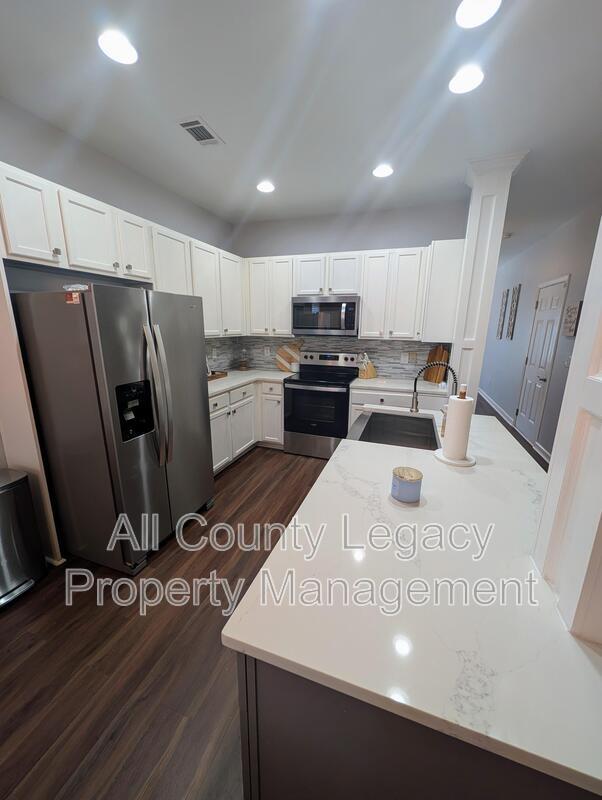 Building Photo - 2150 Spikerush Way