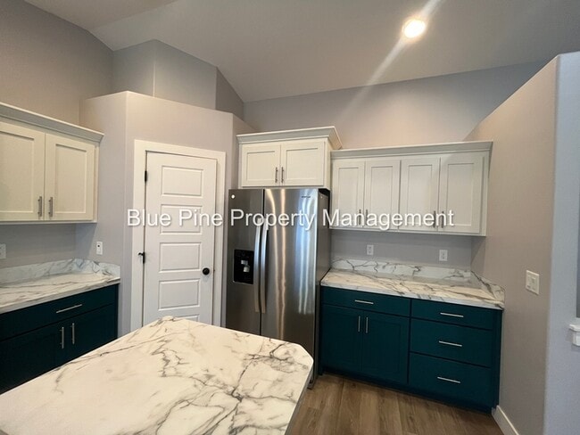 Building Photo - 3534 Apolena Ave