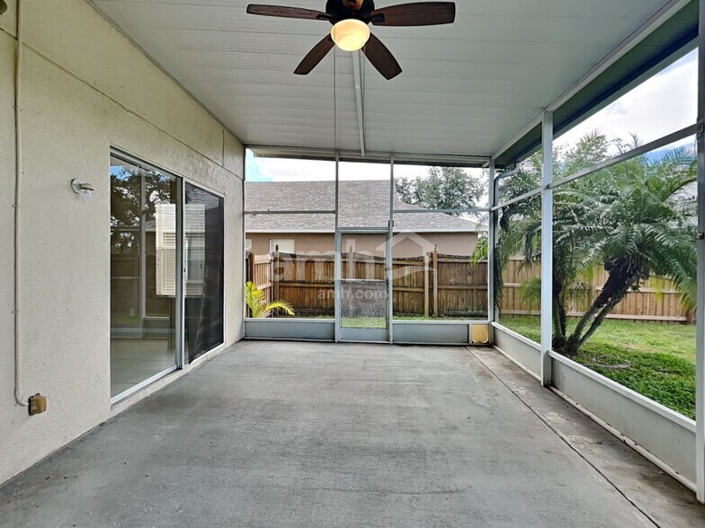 Building Photo - 563 Worcester Ct