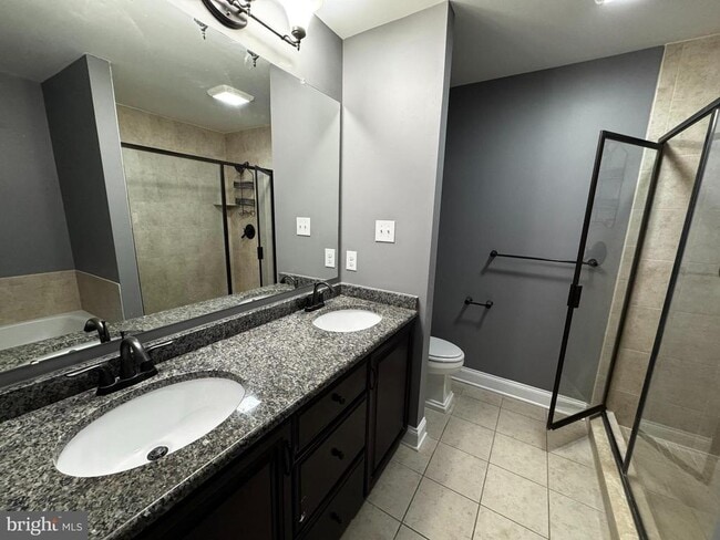 Building Photo - 4 Stonehaven Cir