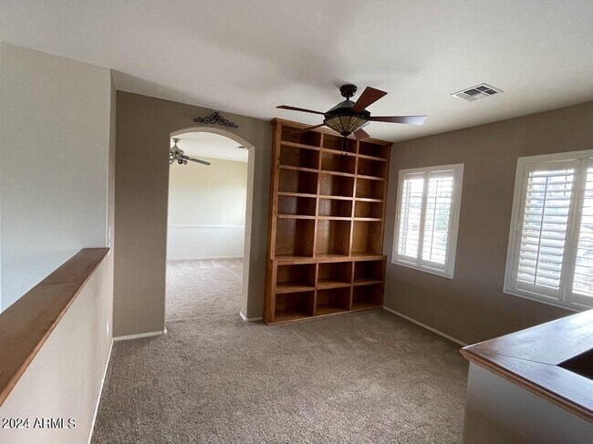 Building Photo - 4940 E Runaway Bay Dr