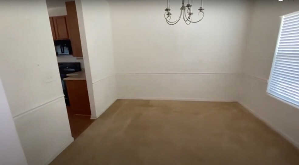 Building Photo - Room in Single Family Home on Genlee Dr