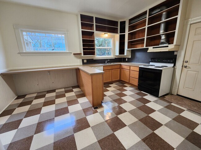 Building Photo - 1215 High St