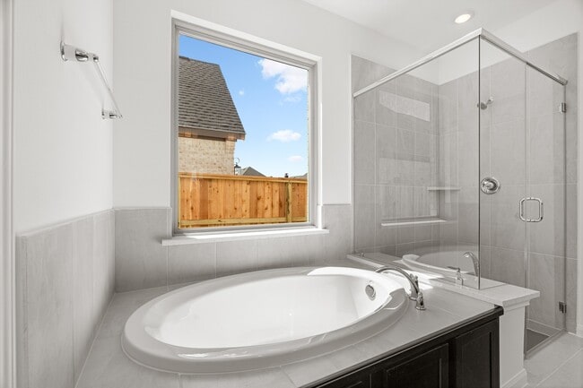 Building Photo - 2610 Glacier Pt Dr