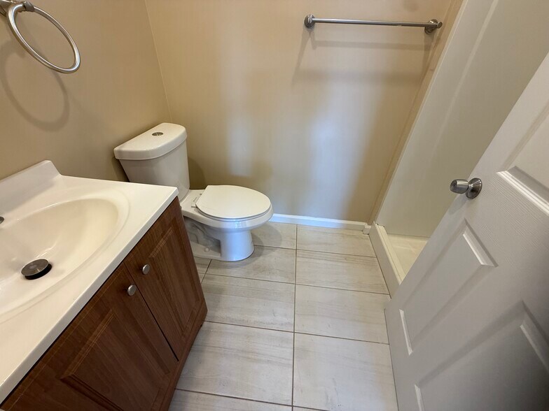 Building Photo - 4932 Campanile Dr