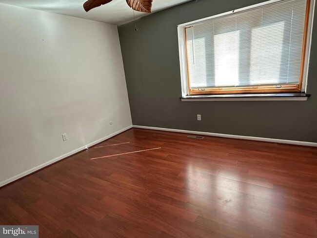 Building Photo - 5405 Delray Dr