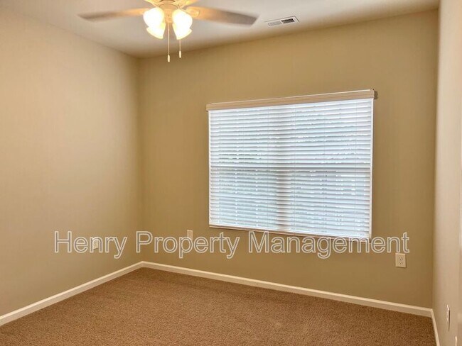 Building Photo - 1413 Regents Ln
