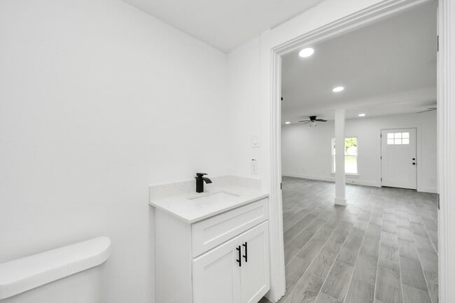 Building Photo - 7208 Helmers St
