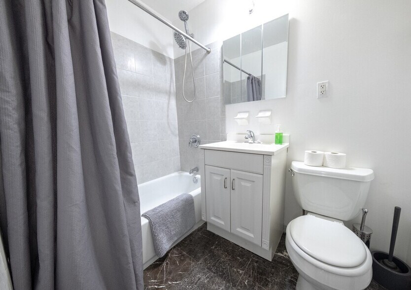 Building Photo - 328 E 74th St