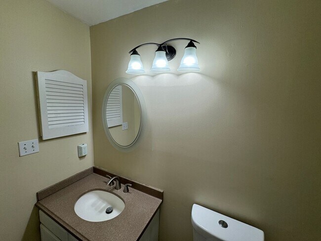 Building Photo - Introducing a beautiful townhouse-style Condo