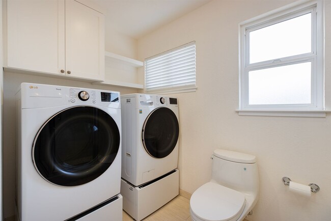 Building Photo - Hill St Beauty in Capitola