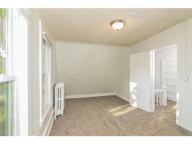 Building Photo - 250 N Irving Ave