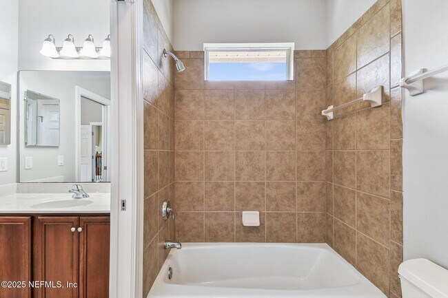 Building Photo - 263 Stonewell Dr