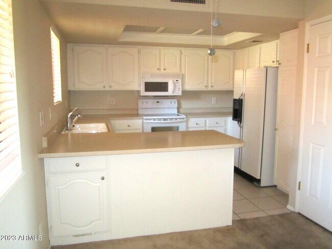 Building Photo - 12212 N Paradise Village Pkwy W