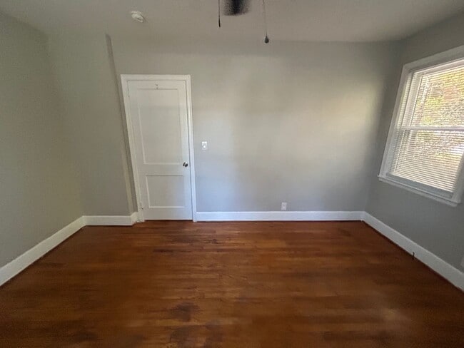 Building Photo - 623 S Beltline Blvd