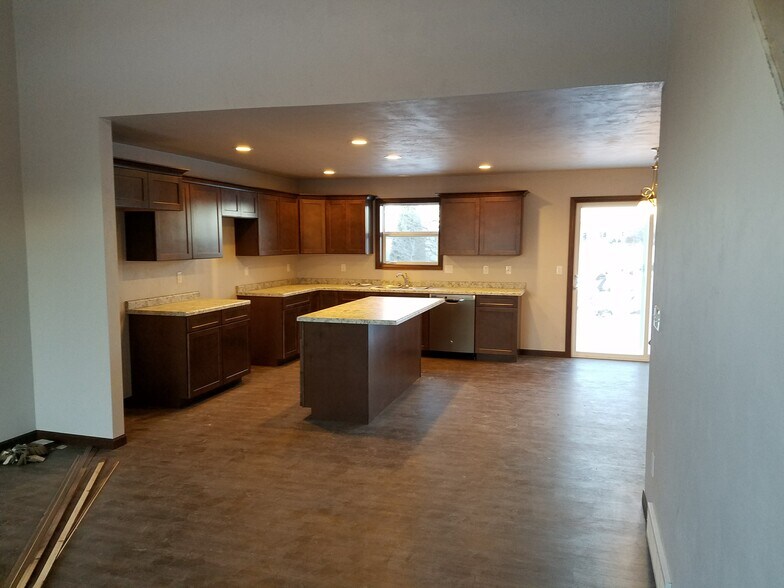 Building Photo - 1343 Moon Ridge Ct