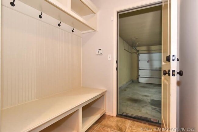 Building Photo - Room for the whole family in this 5 bedroom, 3-1/2 bath Executive Rental on corner lot in Millice...