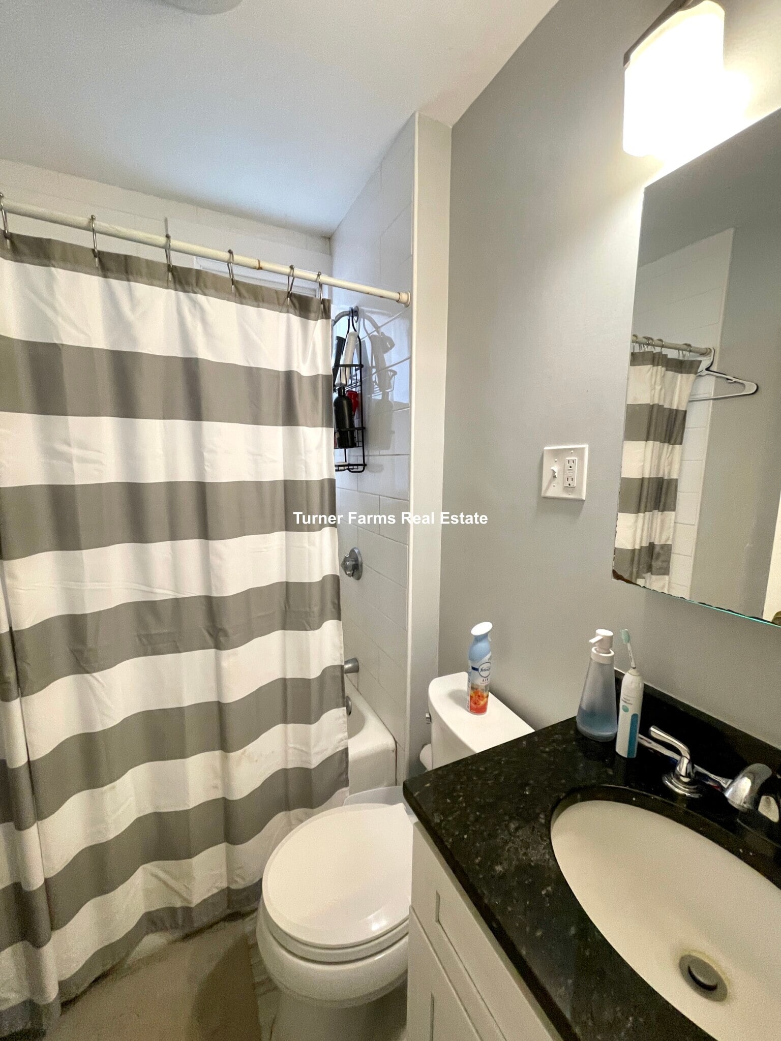 Building Photo - 38 Cherry St