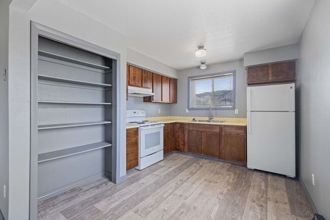 Building Photo - 171 ID-28