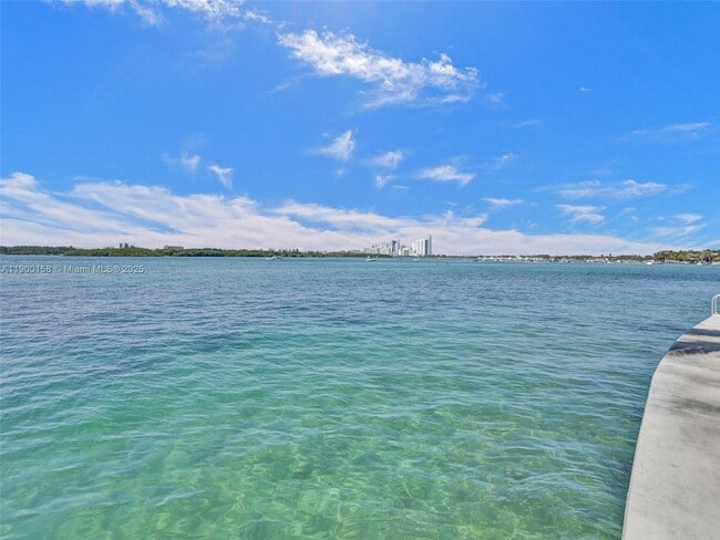 Building Photo - 10350 W Bay Harbor Dr