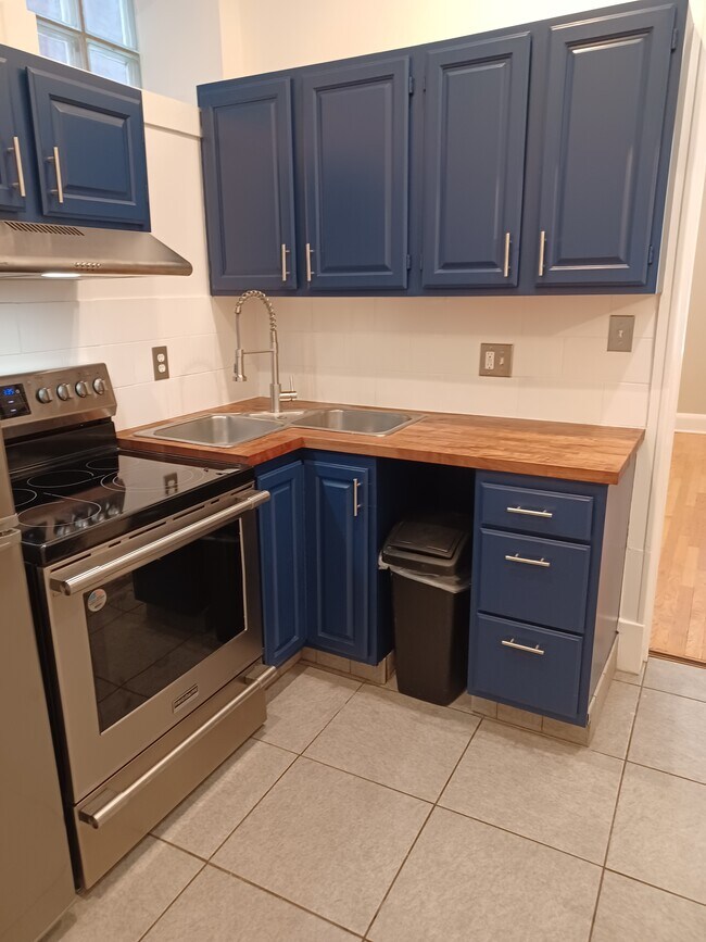 updated kitchen - 4137 Manchester Ave