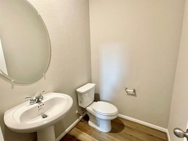 Building Photo - 6708 Covina Ln