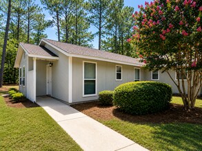 Building Photo - 759 Hedgelawn Way