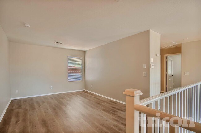 Building Photo - 1353 E Judi Dr