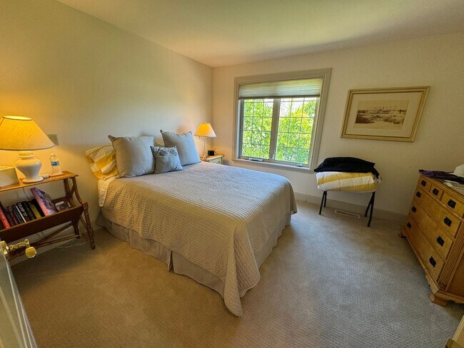 Building Photo - 4bd/4ba Kirkland House