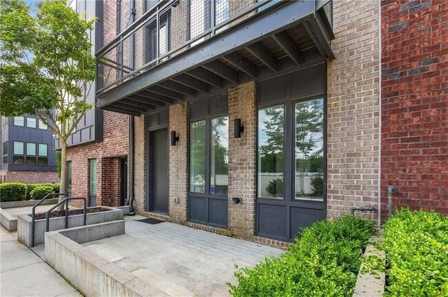 Building Photo - 1225 Chelsea Cir NW