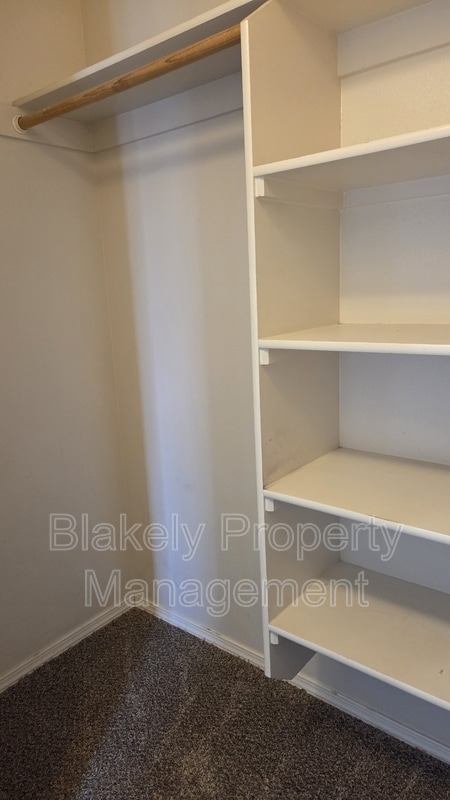 Building Photo - 4004 E Park Ridge Dr