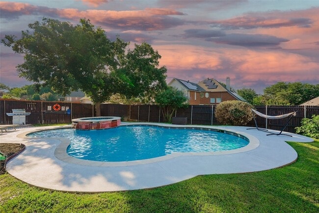 Building Photo - 5205 Panama Dr