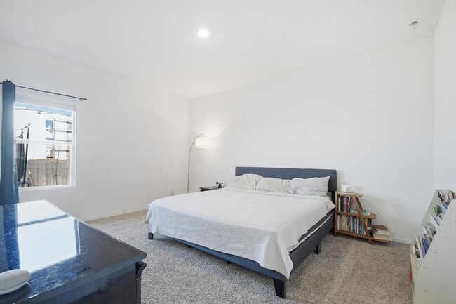 Building Photo - 1106 Cattail Ln