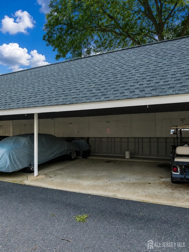 Building Photo - 227 Manchester Ln