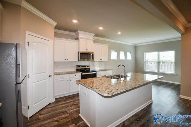 Building Photo - 120 Delilah Ln