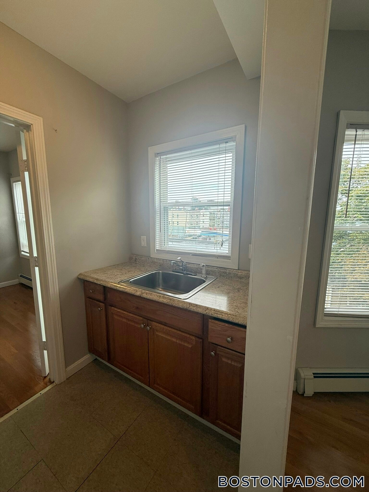 Building Photo - 4 Kingsley Terrace