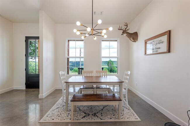 Building Photo - 405 Oak Tree Dr