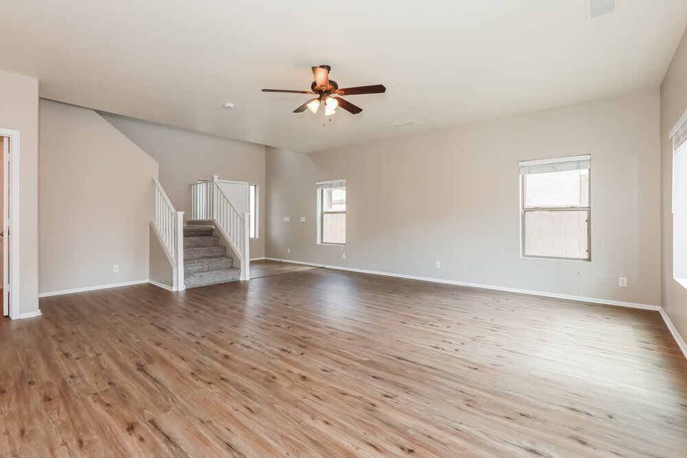 Building Photo - 735 W Fruit Tree Ln