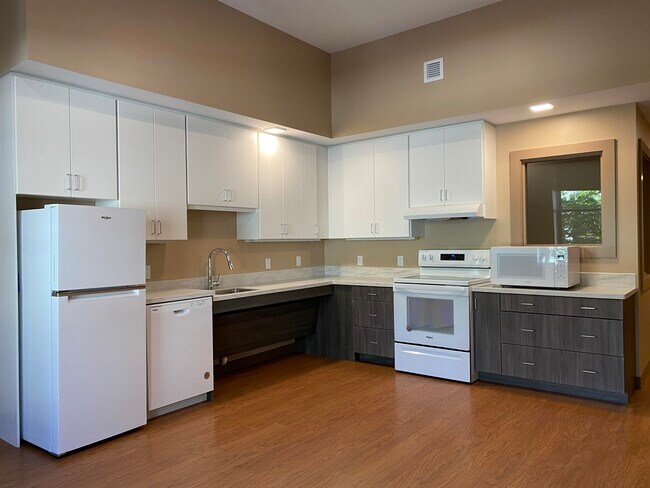 Building Photo - 83 Hanover St