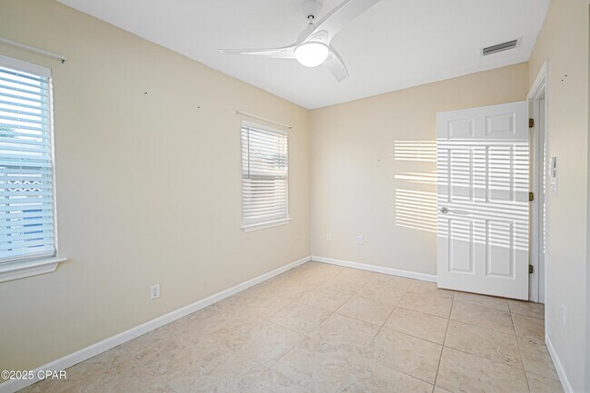 Building Photo - 1504 W 13th St