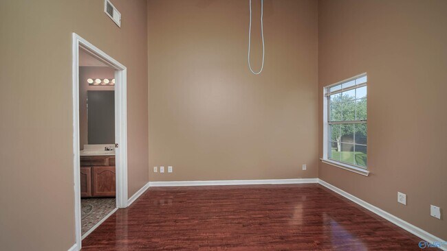 Building Photo - 124 Waters Edge Ln